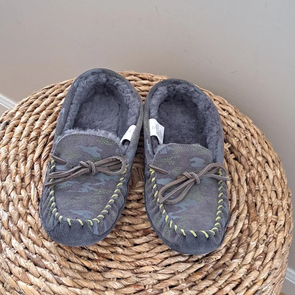 L.L. Bean Gray Camouflage Kids Moccasin Slippers